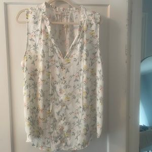 White flower designed dressy tank top. Loft. Size XL.